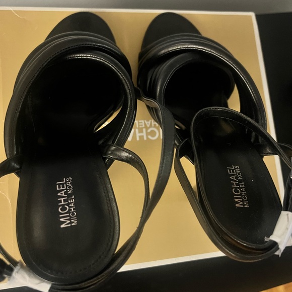 New Michael Kors Royce sandals, size 9 - Picture 8 of 8